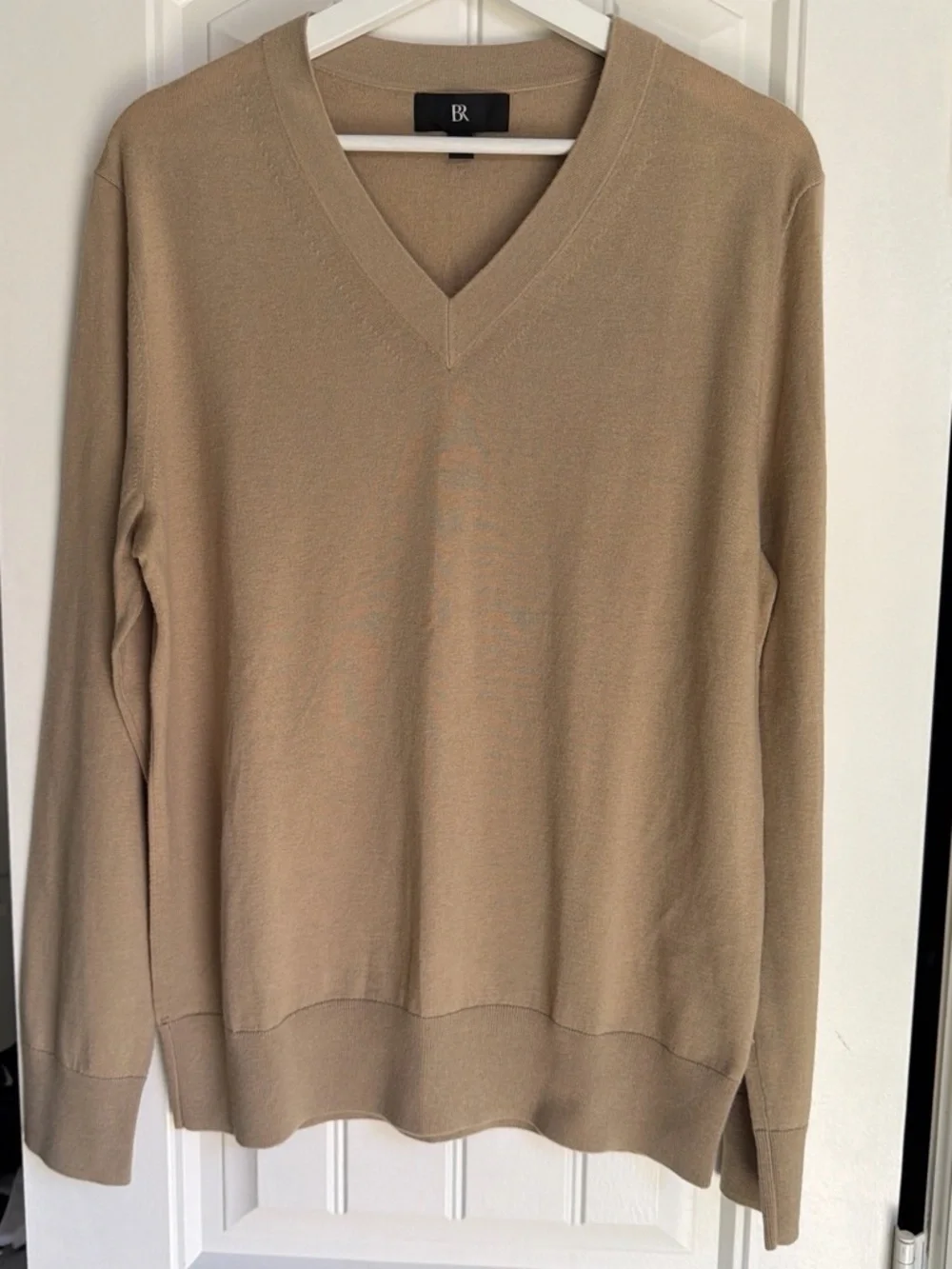 Banana Republic Men's V-Neck Sweater in Tan